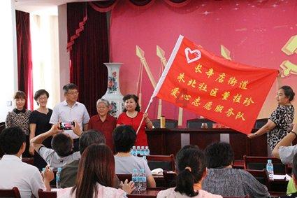 03年山西农妇杀夫入狱,2年后释放,为何领赔偿金后又被判15年?